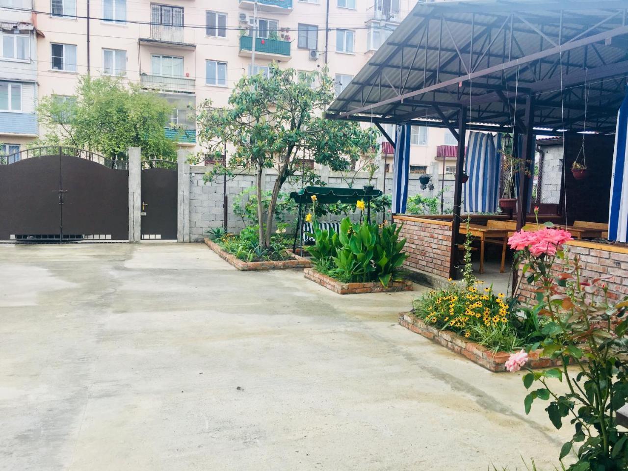 Guest House Nadia 苏呼米 外观 照片